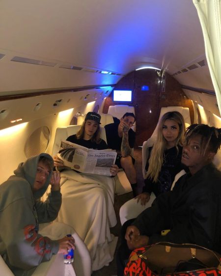 juice wrld with his girlfriend ally and 3 other friends in a private jet 